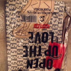 Sprayground clutch BNIB